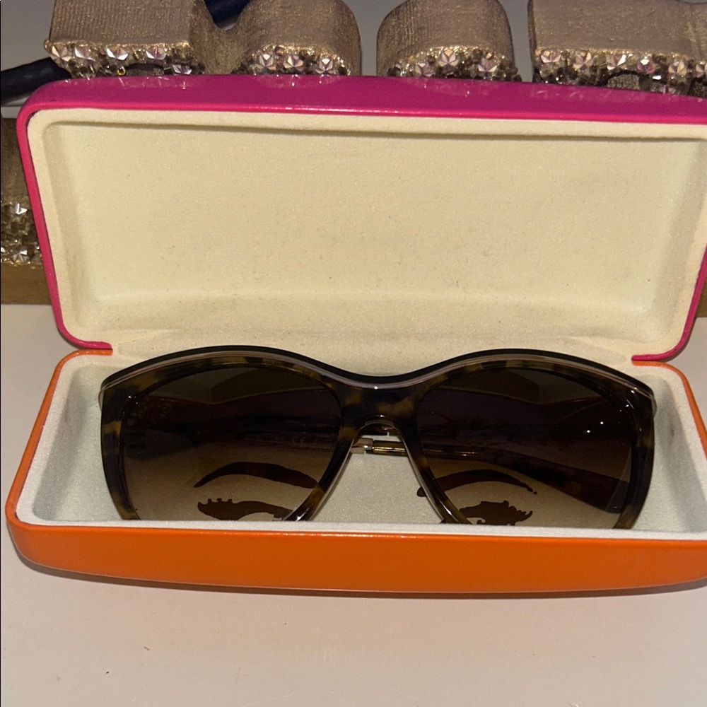 Kate Spade Black and Tortoise Sunglasses. Offers welcome - Picture 10 of 11